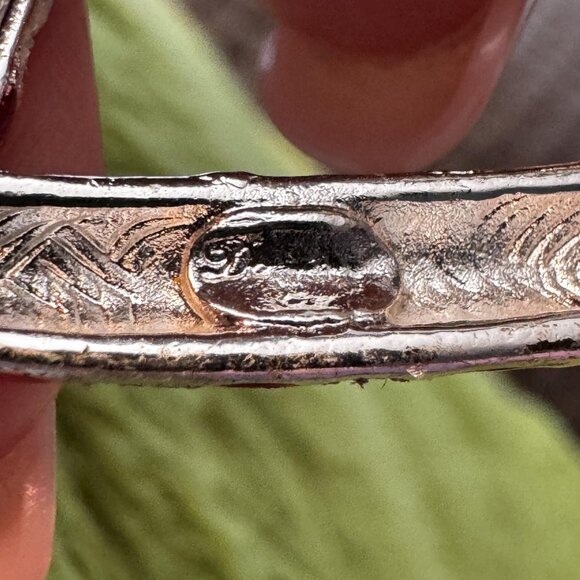 Vintage Candy Cane Heart Brooch Red White Enamel Oval Maker’s Plaque - Picture 7 of 9